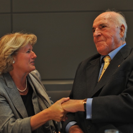 Monika Grütters mit Bundeskanzler a. D. Dr. Helmut Kohl 